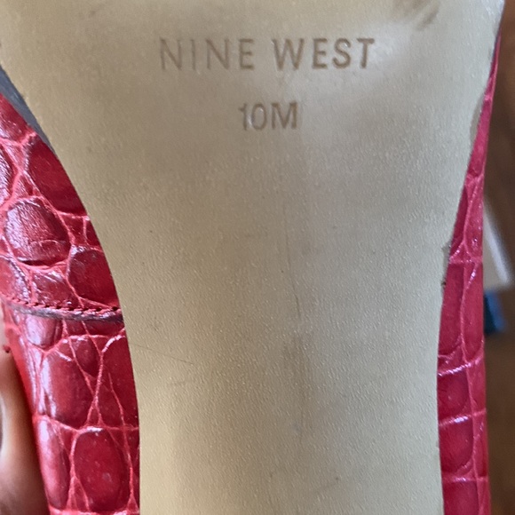 Nine west used heels in red size 10M - Picture 6 of 6